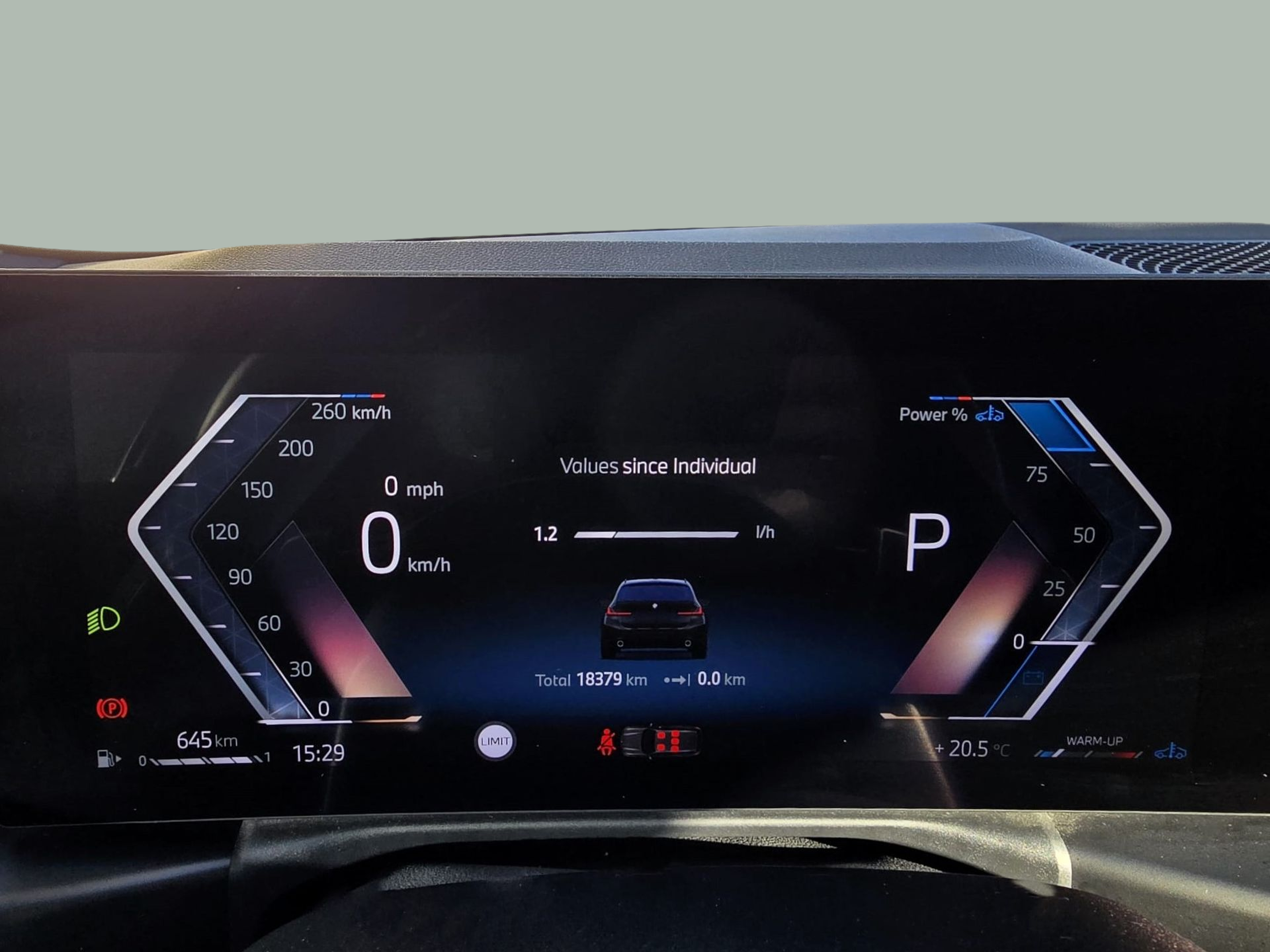 BMW Série 3 320d Touring color Negro. Año 2025. 140KW(190CV). Diesel. En concesionario Santogal Oeiras de Oeiras