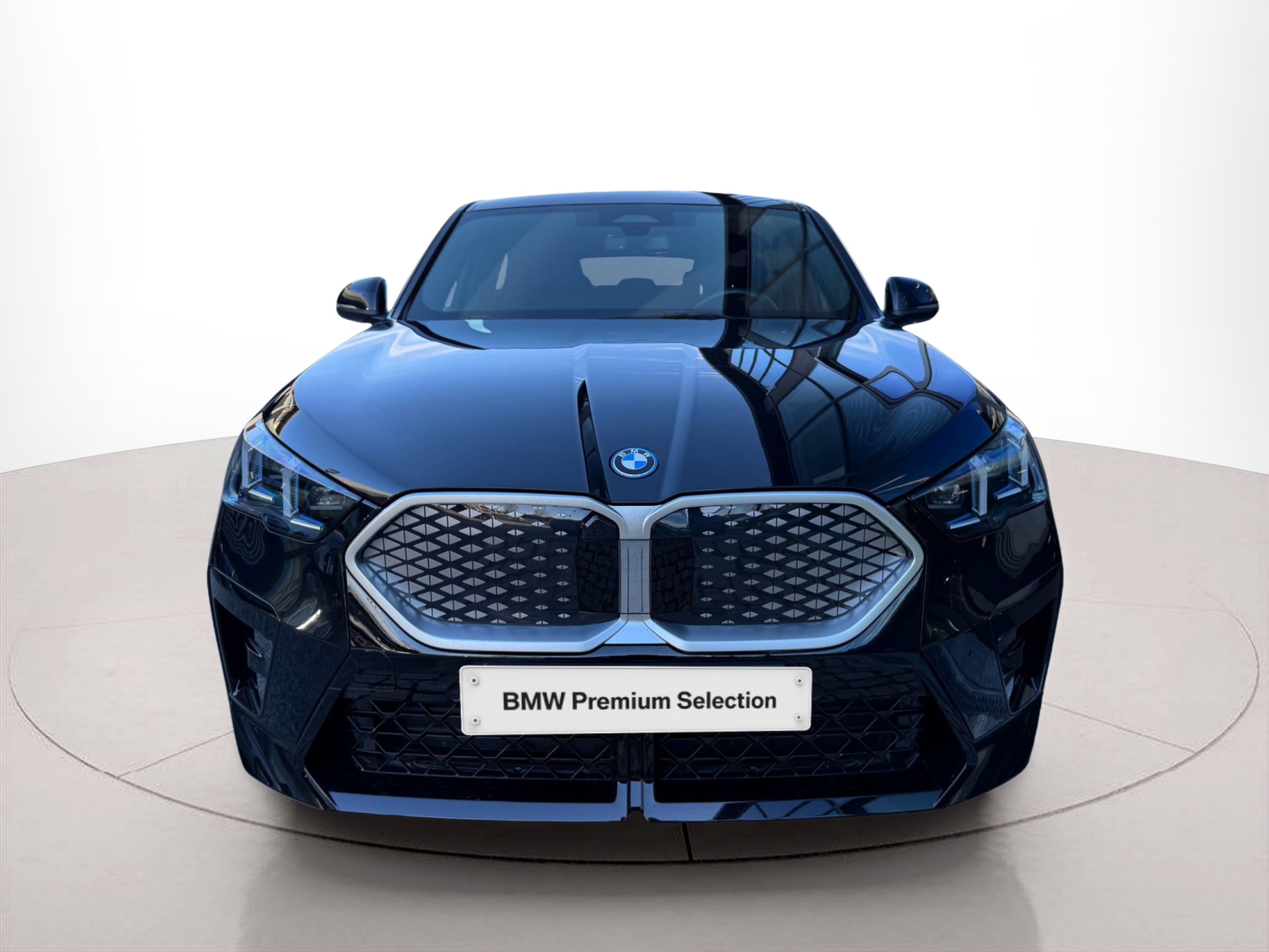 Fotos de BMW iX2 eDrive20 color Negro. Año 2025. 150KW(204CV). Elétrico. En concesionario Santogal Oeiras de Oeiras