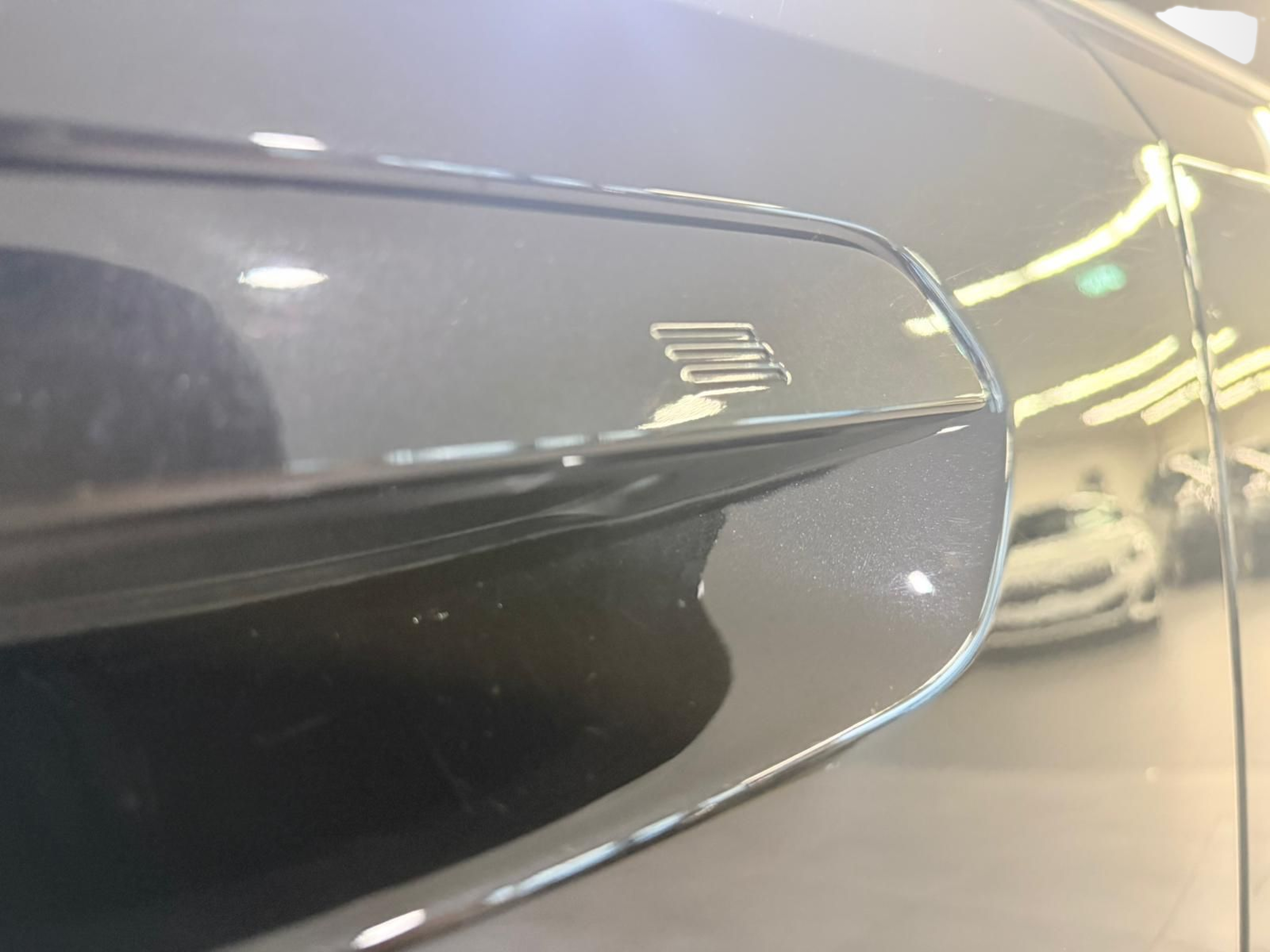 BMW iX1 eDrive20 color Negro. Año 2025. 150KW(204CV). Elétrico. En concesionario Santogal Carnaxide de Oeiras