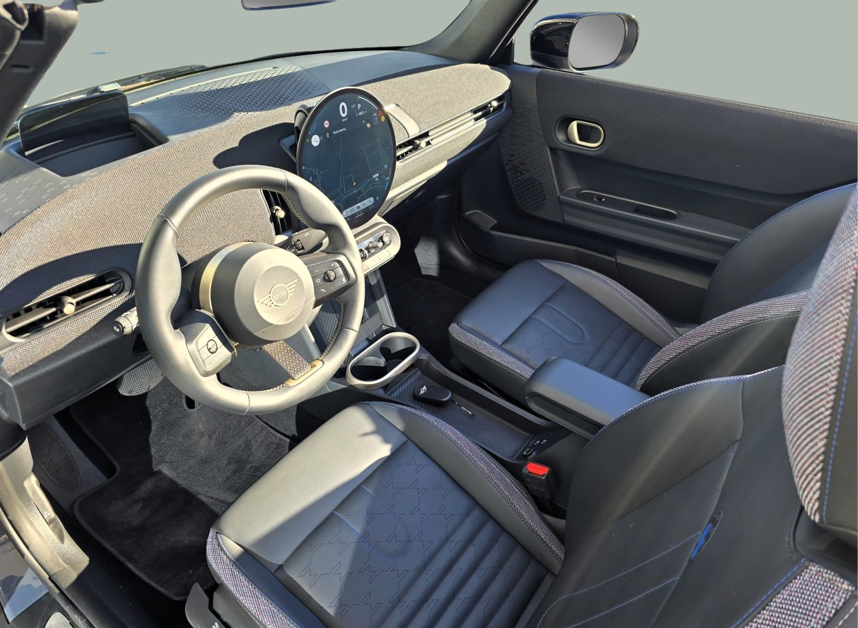 fotoG 12 del MINI MINI Cabrio Cooper C 120 kW (163 CV) 163cv Gasolina de 2025 em Oeiras