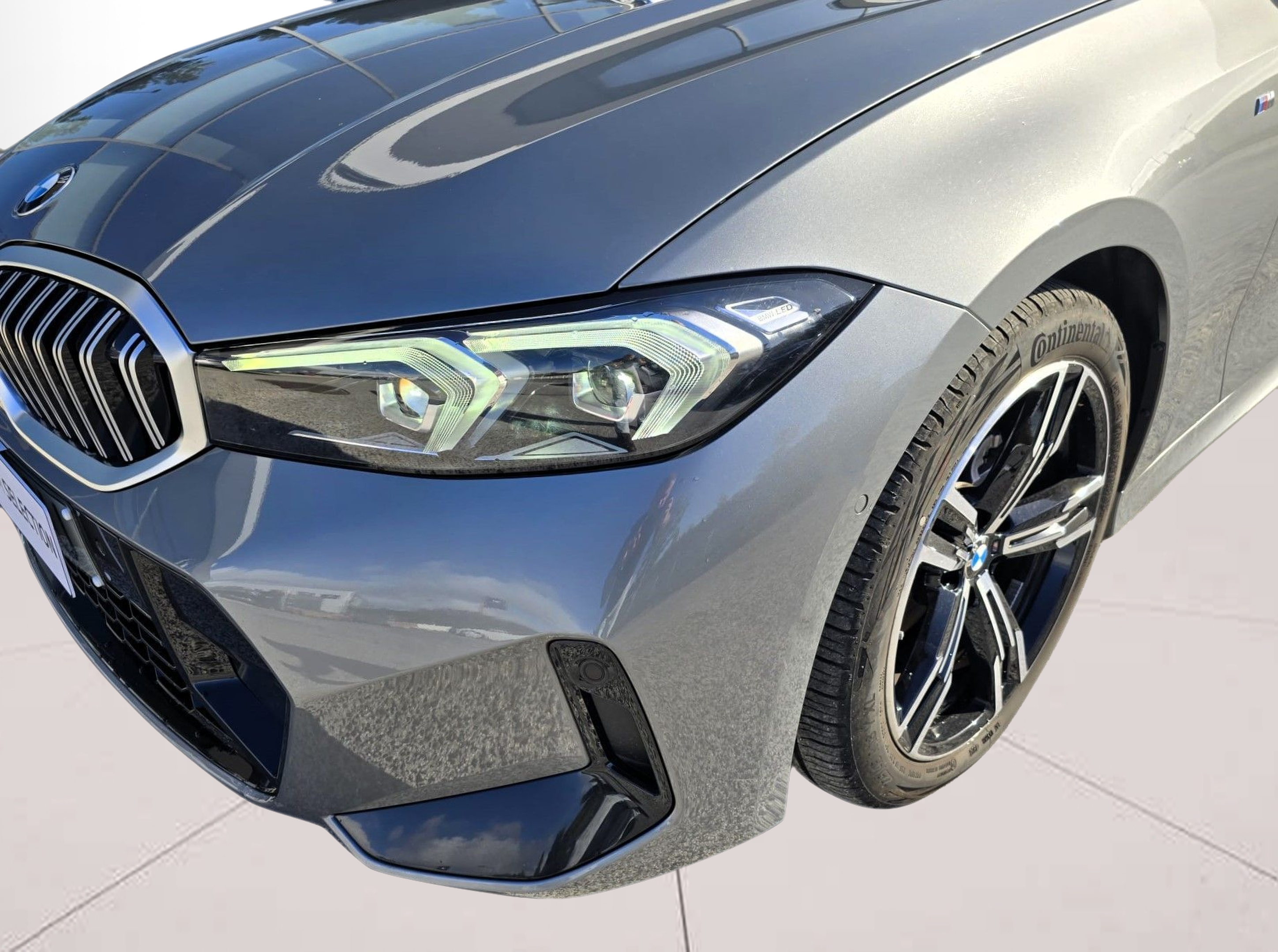 BMW Série 3 320d Touring color Gris. Año 2025. 140KW(190CV). Diesel. En concesionario Santogal Oeiras de Oeiras