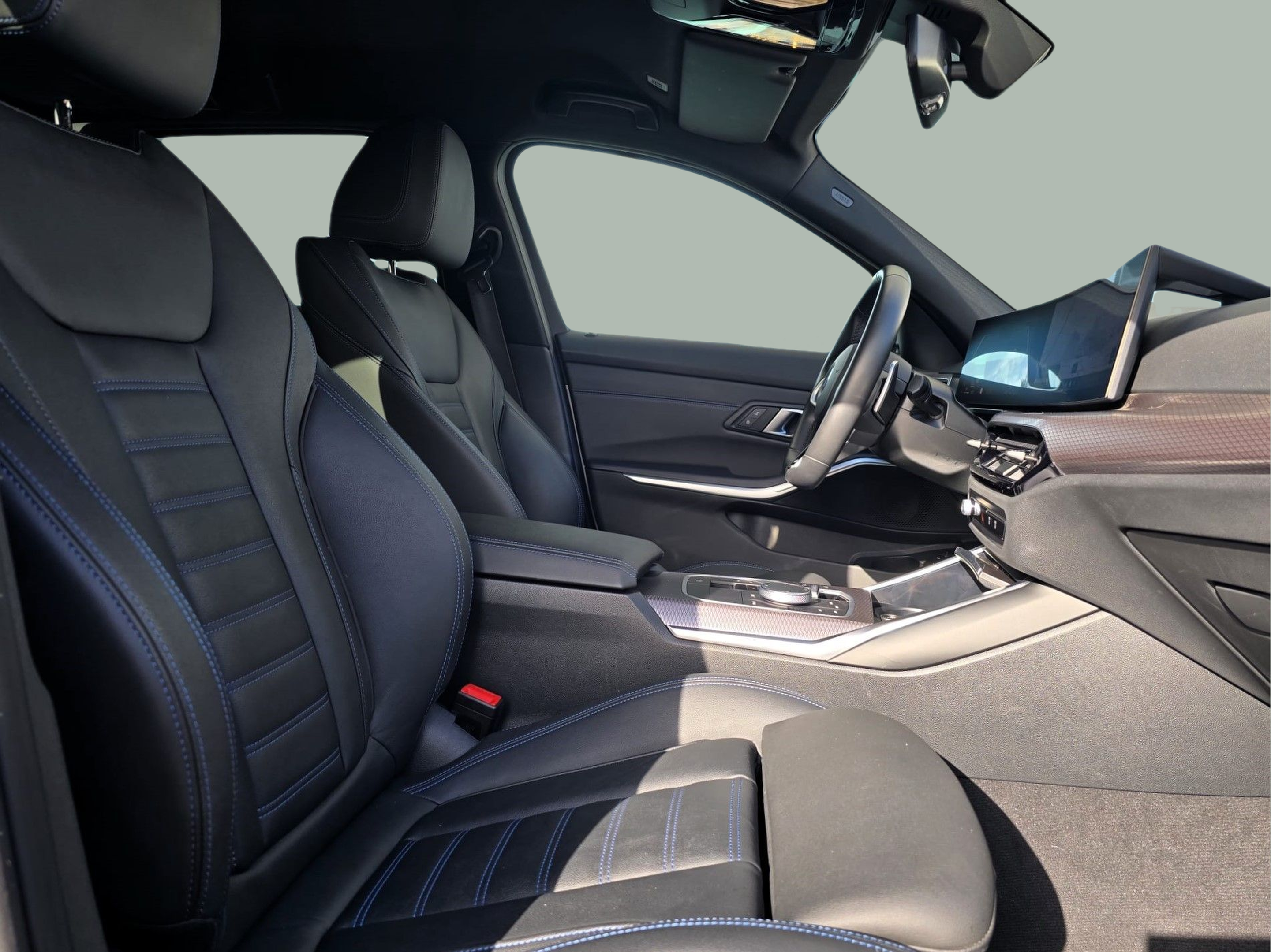 BMW Série 3 320d Touring color Gris. Año 2025. 140KW(190CV). Diesel. En concesionario Santogal Oeiras de Oeiras