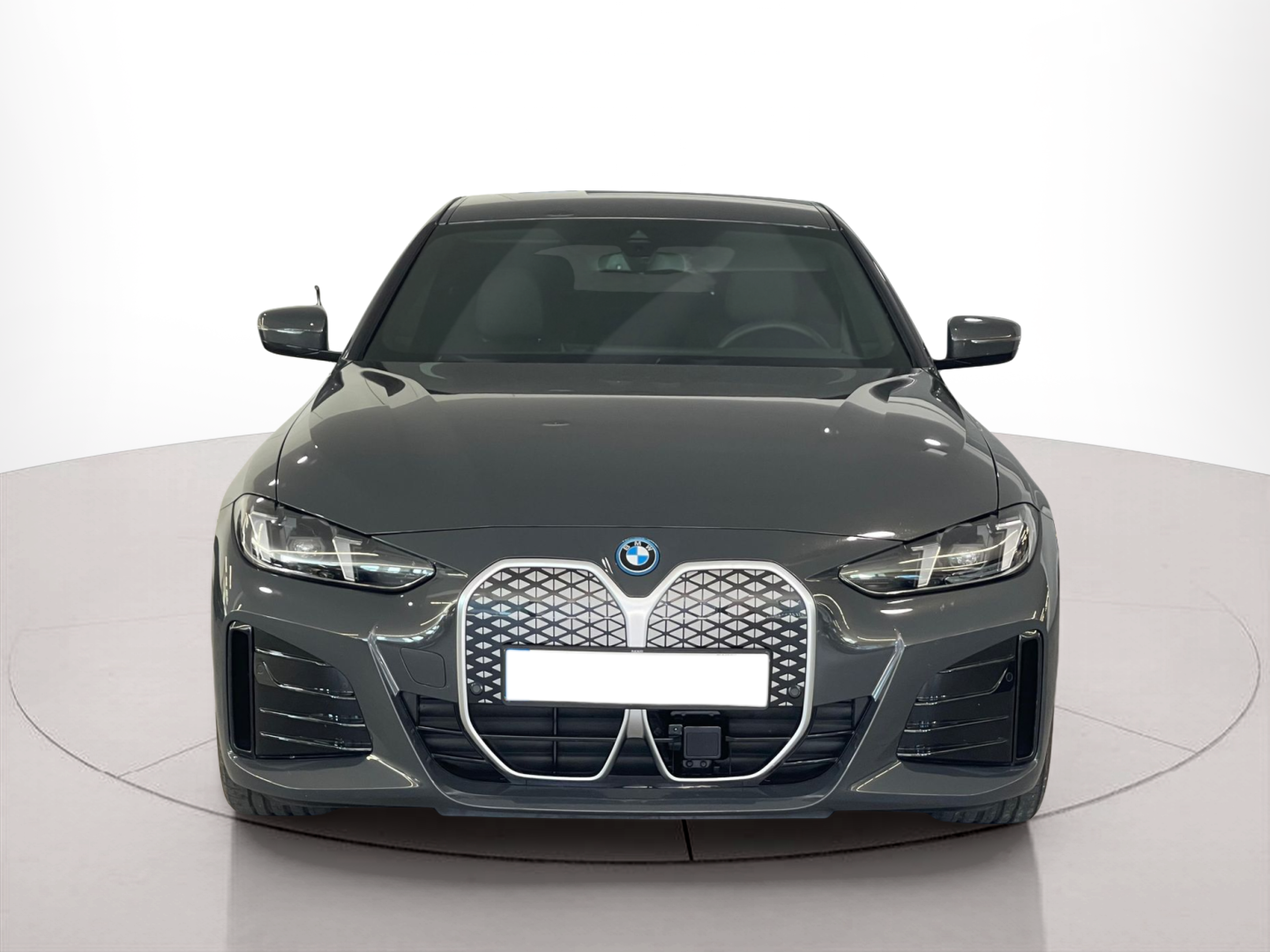 Fotos de BMW i4 i4 eDrive40 color Gris. Año 2025. 250KW(340CV). Elétrico. En concesionario Santogal - MOTORRAD Carnaxide de Oeiras