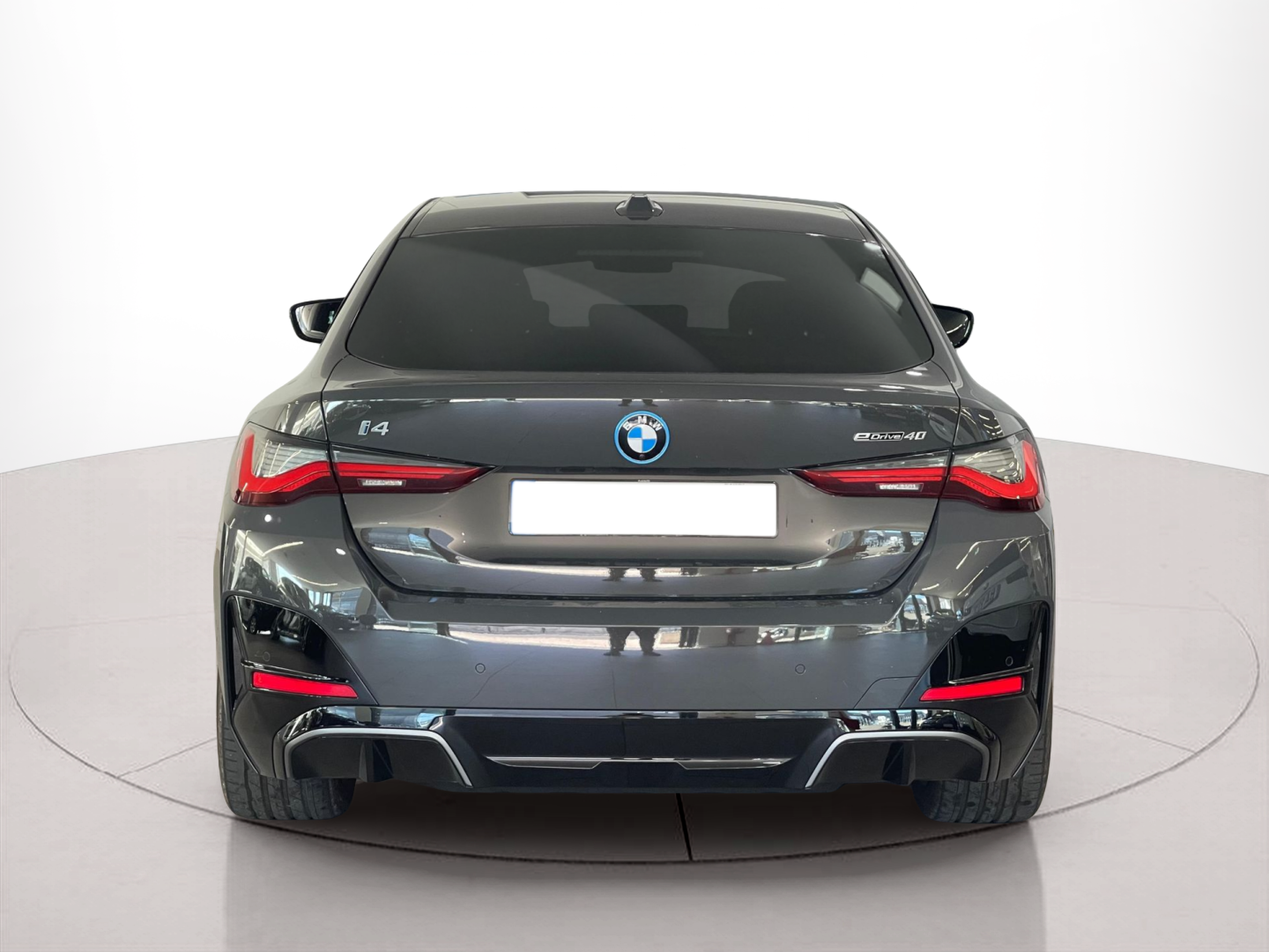 BMW i4 i4 eDrive40 color Gris. Año 2025. 250KW(340CV). Elétrico. En concesionario Santogal - MOTORRAD Carnaxide de Oeiras