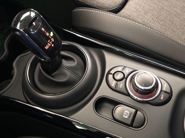 fotoG 16 del MINI MINI Clubman Cooper 100 kW (136 CV) 136cv Gasolina del 2022 en Madrid