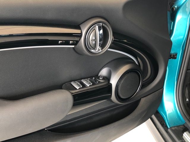 fotoG 10 del MINI MINI Cooper Cabrio 100 kW (136 CV) 136cv Gasolina del 2024 en Madrid