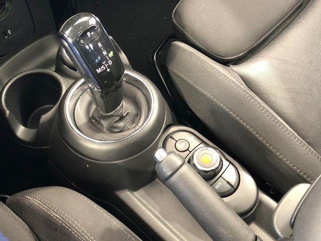 fotoG 16 del MINI MINI 5 Puertas Cooper 100 kW (136 CV) 136cv Gasolina del 2019 en Madrid