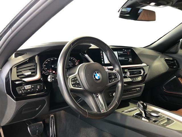 BMW Z4 M40i Cabrio color Negro. Año 2022. 250KW(340CV). Gasolina. En concesionario Vehinter Getafe de Madrid