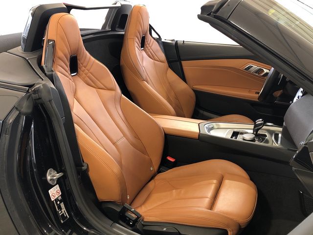 BMW Z4 M40i Cabrio color Negro. Año 2022. 250KW(340CV). Gasolina. En concesionario Vehinter Getafe de Madrid