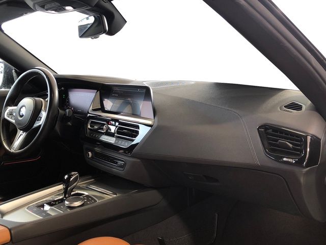 BMW Z4 M40i Cabrio color Negro. Año 2022. 250KW(340CV). Gasolina. En concesionario Vehinter Getafe de Madrid