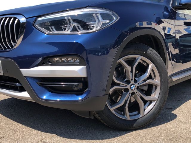 BMW X3 xDrive20d color Azul. Año 2021. 140KW(190CV). Diésel. En concesionario Vehinter Getafe de Madrid