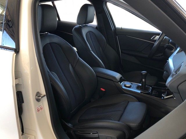 BMW Serie 1 116d color Blanco. Año 2021. 85KW(116CV). Diésel. En concesionario Vehinter Getafe de Madrid