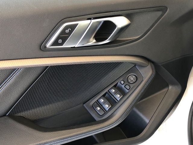 BMW Serie 1 116d color Blanco. Año 2021. 85KW(116CV). Diésel. En concesionario Vehinter Getafe de Madrid