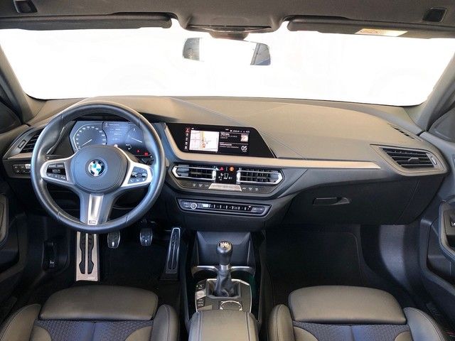 BMW Serie 1 116d color Blanco. Año 2021. 85KW(116CV). Diésel. En concesionario Vehinter Getafe de Madrid