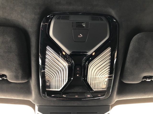 BMW X7 xDrive40d color Negro. Año 2025. 259KW(352CV). Diésel. En concesionario Vehinter Getafe de Madrid