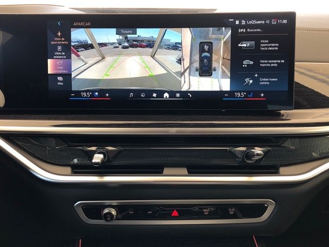 BMW X7 xDrive40d color Negro. Año 2025. 259KW(352CV). Diésel. En concesionario Vehinter Getafe de Madrid