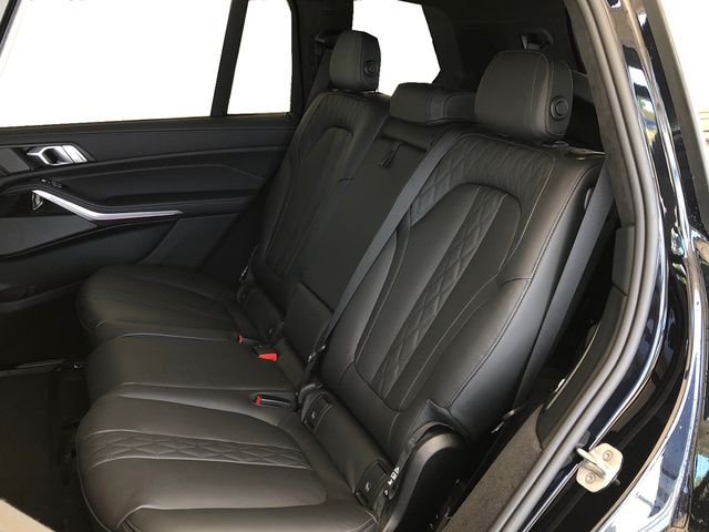 BMW X7 xDrive40d color Negro. Año 2025. 259KW(352CV). Diésel. En concesionario Vehinter Getafe de Madrid