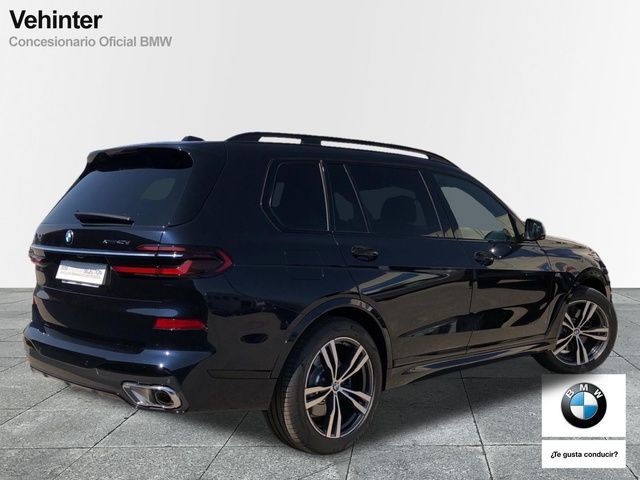 BMW X7 xDrive40d color Negro. Año 2025. 259KW(352CV). Diésel. En concesionario Vehinter Getafe de Madrid