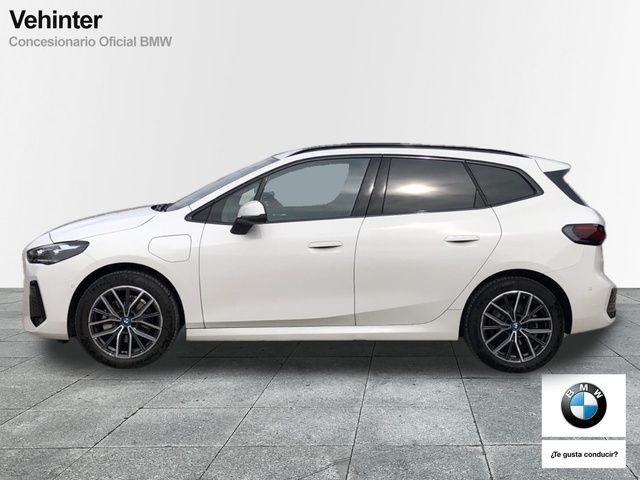 Fotos de BMW Serie 2 225e Active Tourer color Blanco. Año 2023. 180KW(245CV). Híbrido Electro/Gasolina. En concesionario Vehinter Getafe de Madrid