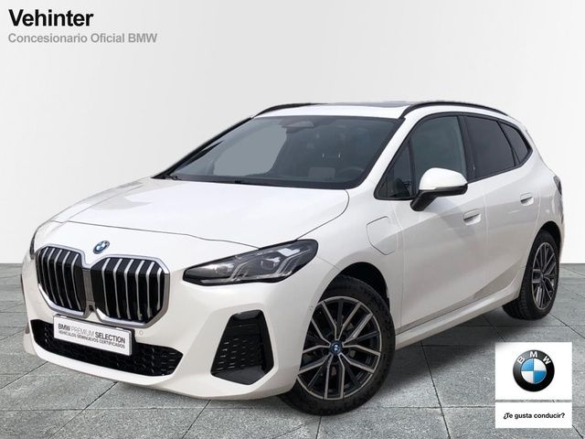 Fotos de BMW Serie 2 225e Active Tourer color Blanco. Año 2023. 180KW(245CV). Híbrido Electro/Gasolina. En concesionario Vehinter Getafe de Madrid