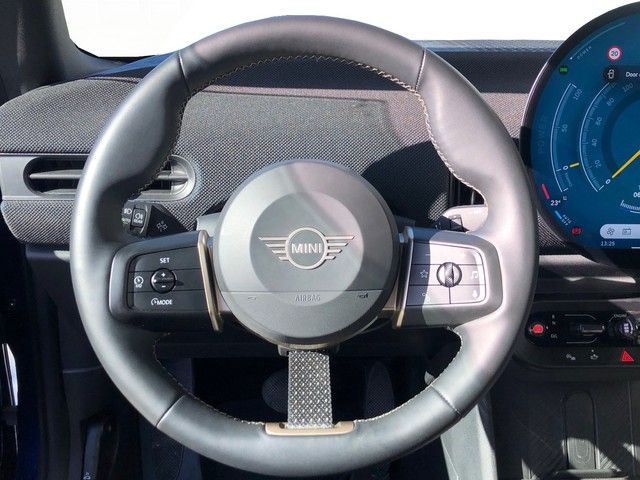 fotoG 13 del MINI MINI Cooper Cabrio C 120 kW (163 CV) 163cv Gasolina del 2025 en Madrid