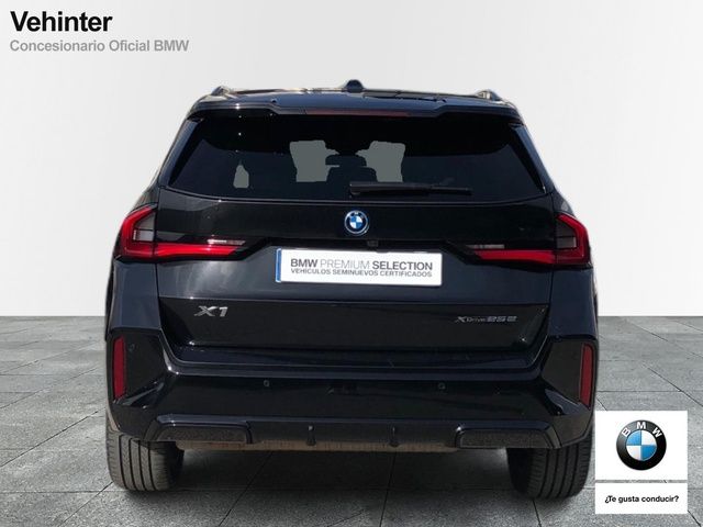 BMW X1 xDrive25e color Negro. Año 2025. 180KW(245CV). Híbrido Electro/Gasolina. En concesionario Vehinter Getafe de Madrid