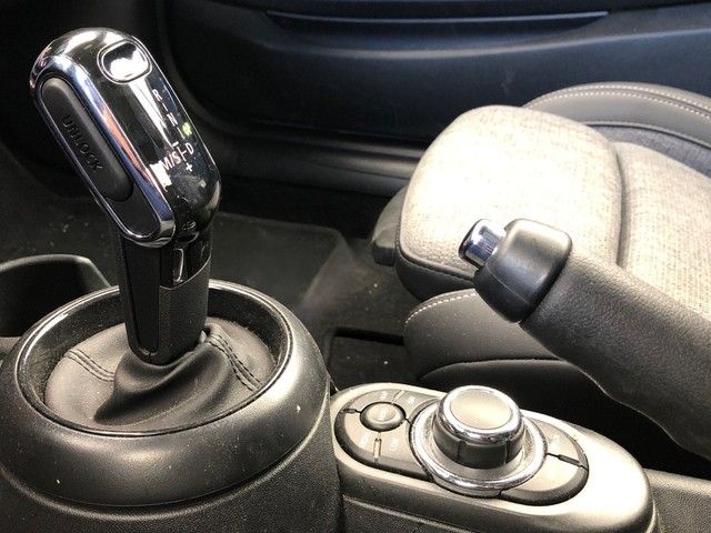 fotoG 16 del MINI MINI Cooper Cabrio 100 kW (136 CV) 136cv Gasolina del 2024 en Madrid