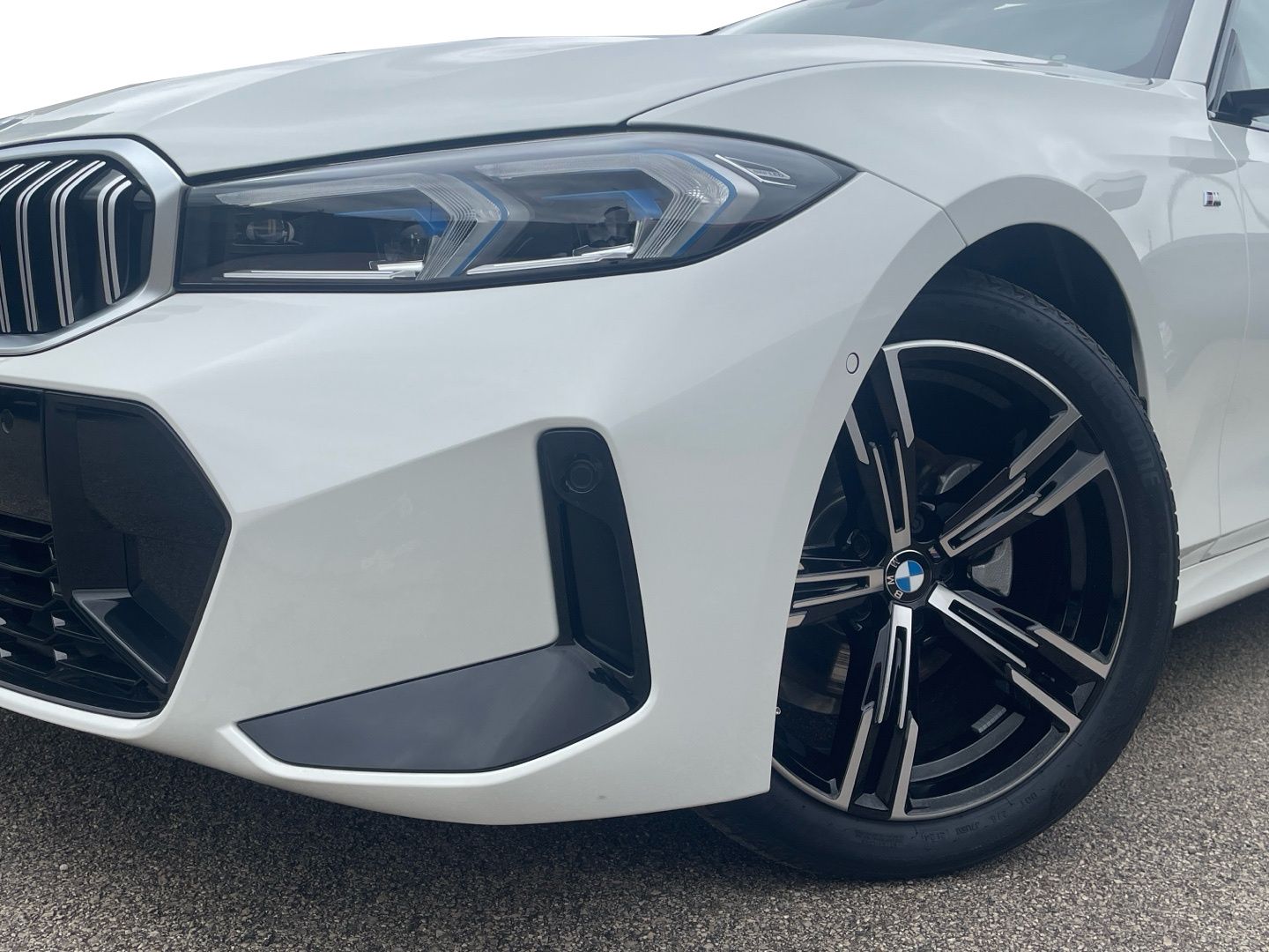 BMW Serie 3 320d Touring color Blanco. Año 2025. 140KW(190CV). Diésel. En concesionario Vehinter Getafe de Madrid