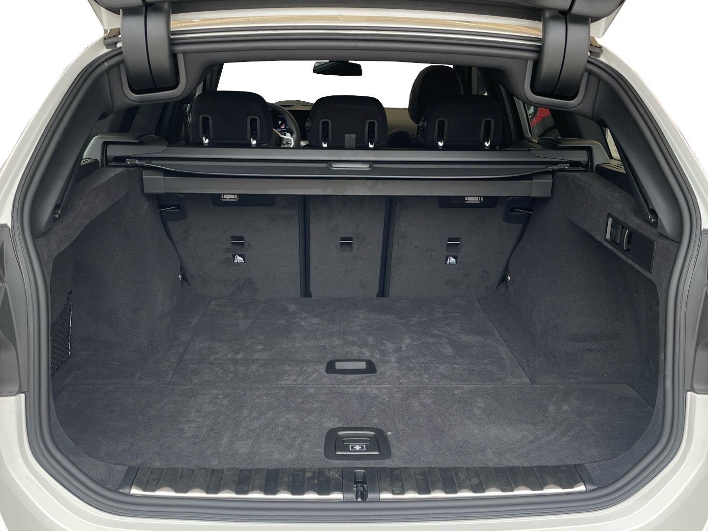 BMW Serie 3 320d Touring color Blanco. Año 2025. 140KW(190CV). Diésel. En concesionario Vehinter Getafe de Madrid