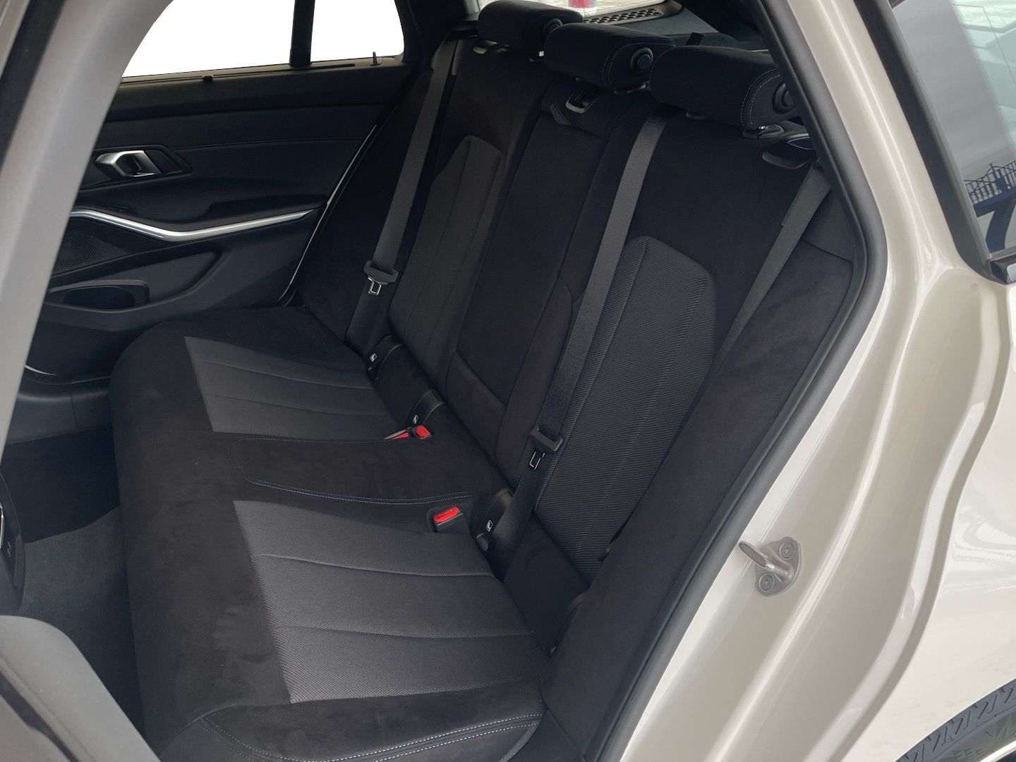 BMW Serie 3 320d Touring color Blanco. Año 2025. 140KW(190CV). Diésel. En concesionario Vehinter Getafe de Madrid