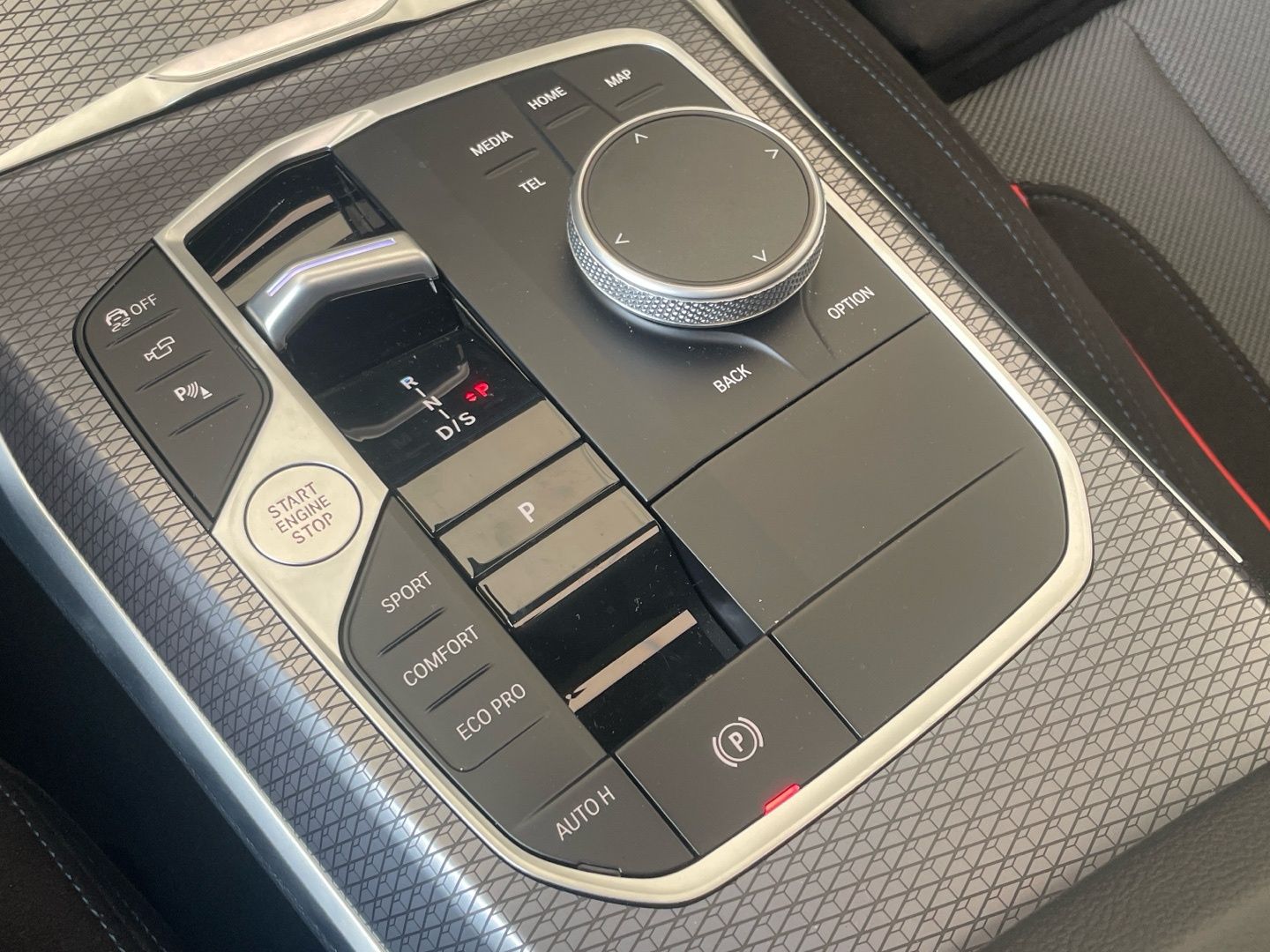 BMW Serie 3 320d Touring color Blanco. Año 2025. 140KW(190CV). Diésel. En concesionario Vehinter Getafe de Madrid