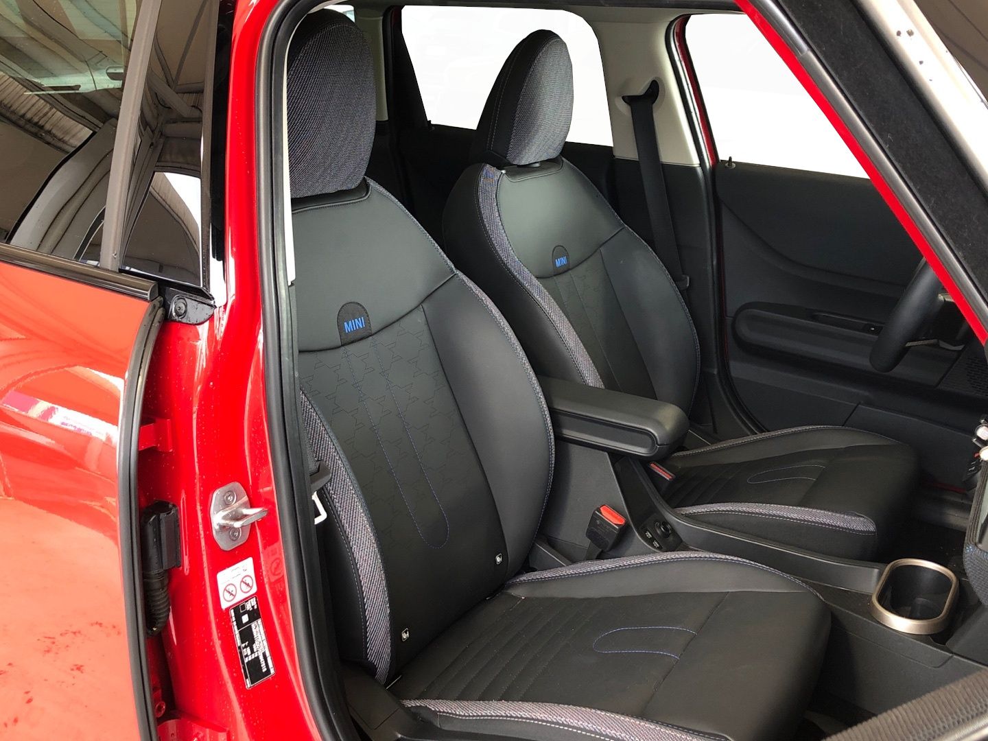 fotoG 11 del MINI MINI Cooper 5 Puertas C 115 kW (156 CV) 156cv Gasolina del 2024 en Madrid