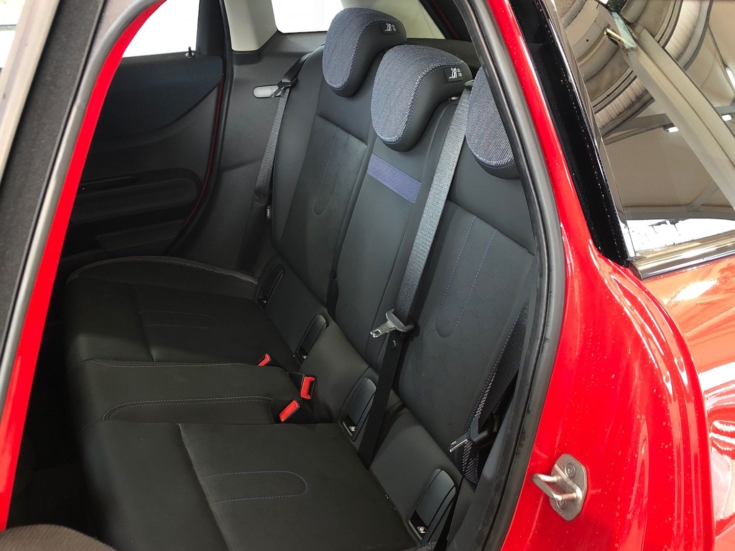 fotoG 8 del MINI MINI Cooper 5 Puertas C 115 kW (156 CV) 156cv Gasolina del 2024 en Madrid