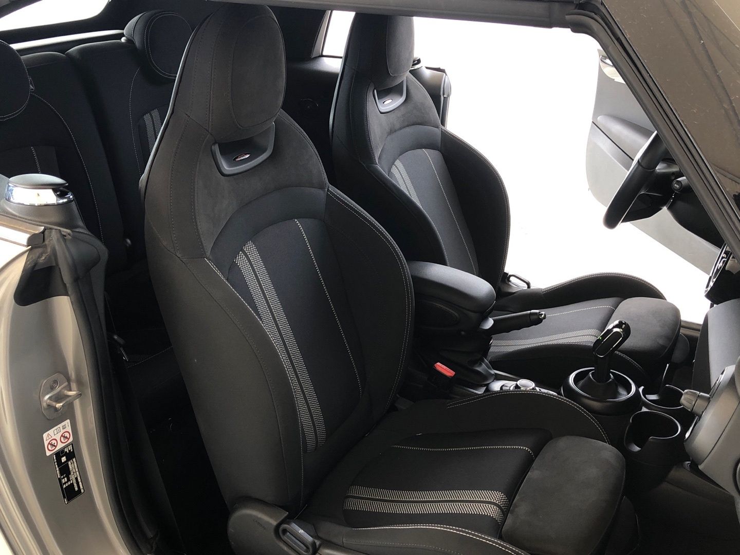 fotoG 11 del MINI MINI Cooper Cabrio 100 kW (136 CV) 136cv Gasolina del 2024 en Madrid