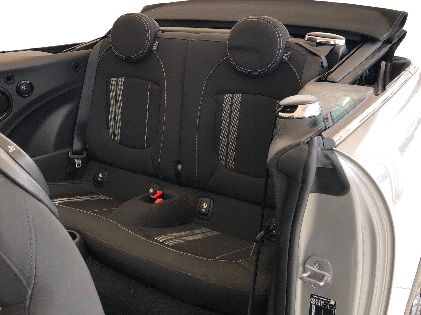 fotoG 8 del MINI MINI Cooper Cabrio 100 kW (136 CV) 136cv Gasolina del 2024 en Madrid