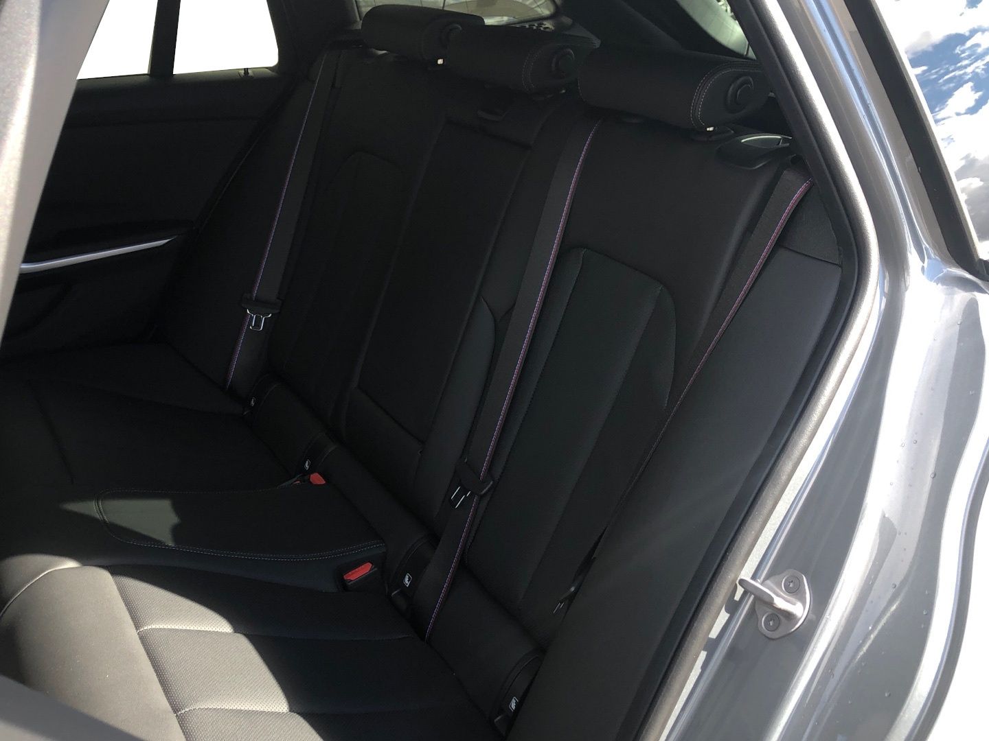 BMW Serie 3 318d Touring color Gris. Año 2025. 110KW(150CV). Diésel. En concesionario Vehinter Getafe de Madrid