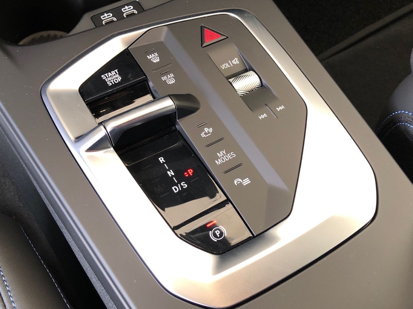 BMW Serie 2 220i Gran Coupe color Gris. Año 2025. 125KW(170CV). Gasolina. En concesionario Vehinter Getafe de Madrid