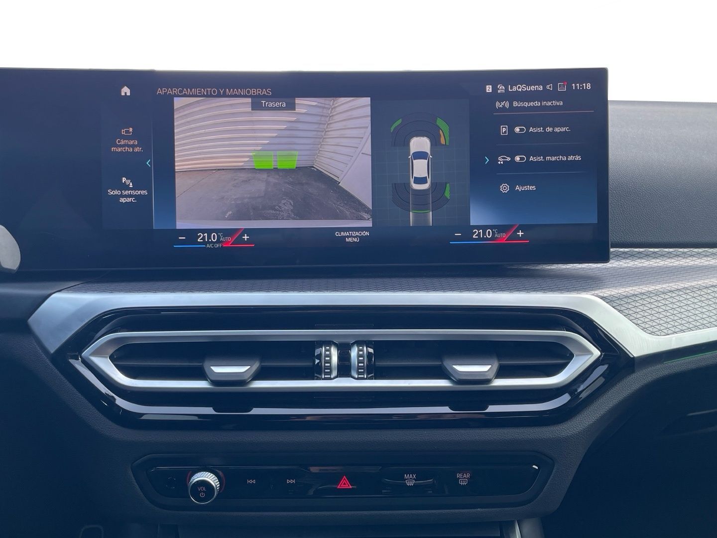 BMW Serie 3 318d color Blanco. Año 2025. 110KW(150CV). Diésel. En concesionario Momentum S.A. de Madrid