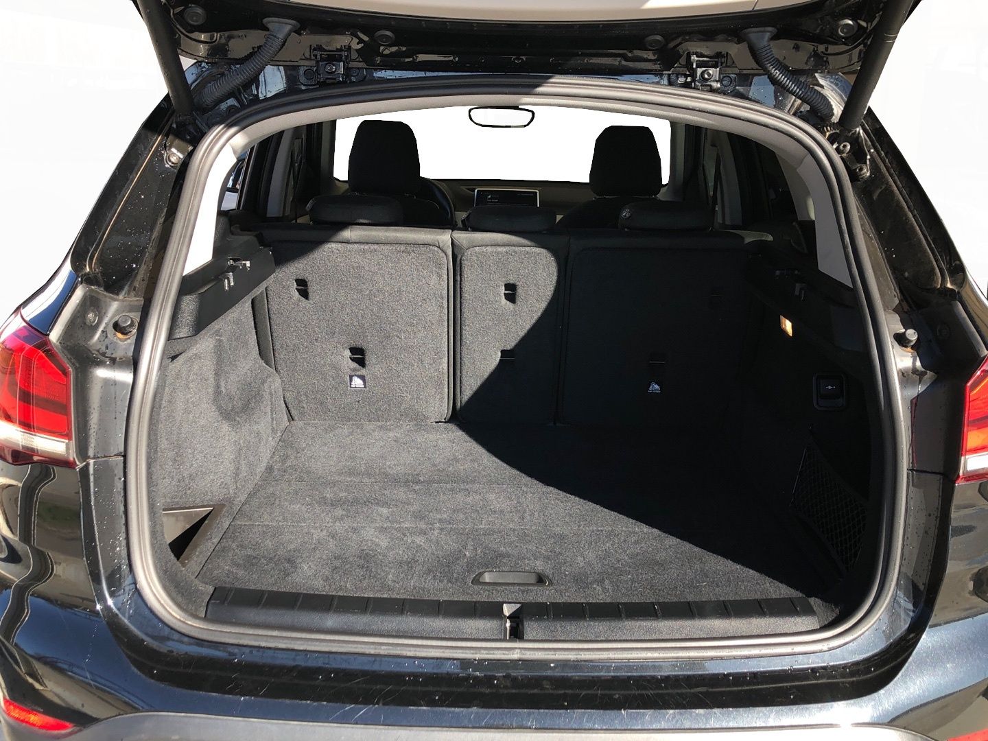 BMW X1 sDrive18d color Negro. Año 2020. 110KW(150CV). Diésel. En concesionario Vehinter Getafe de Madrid