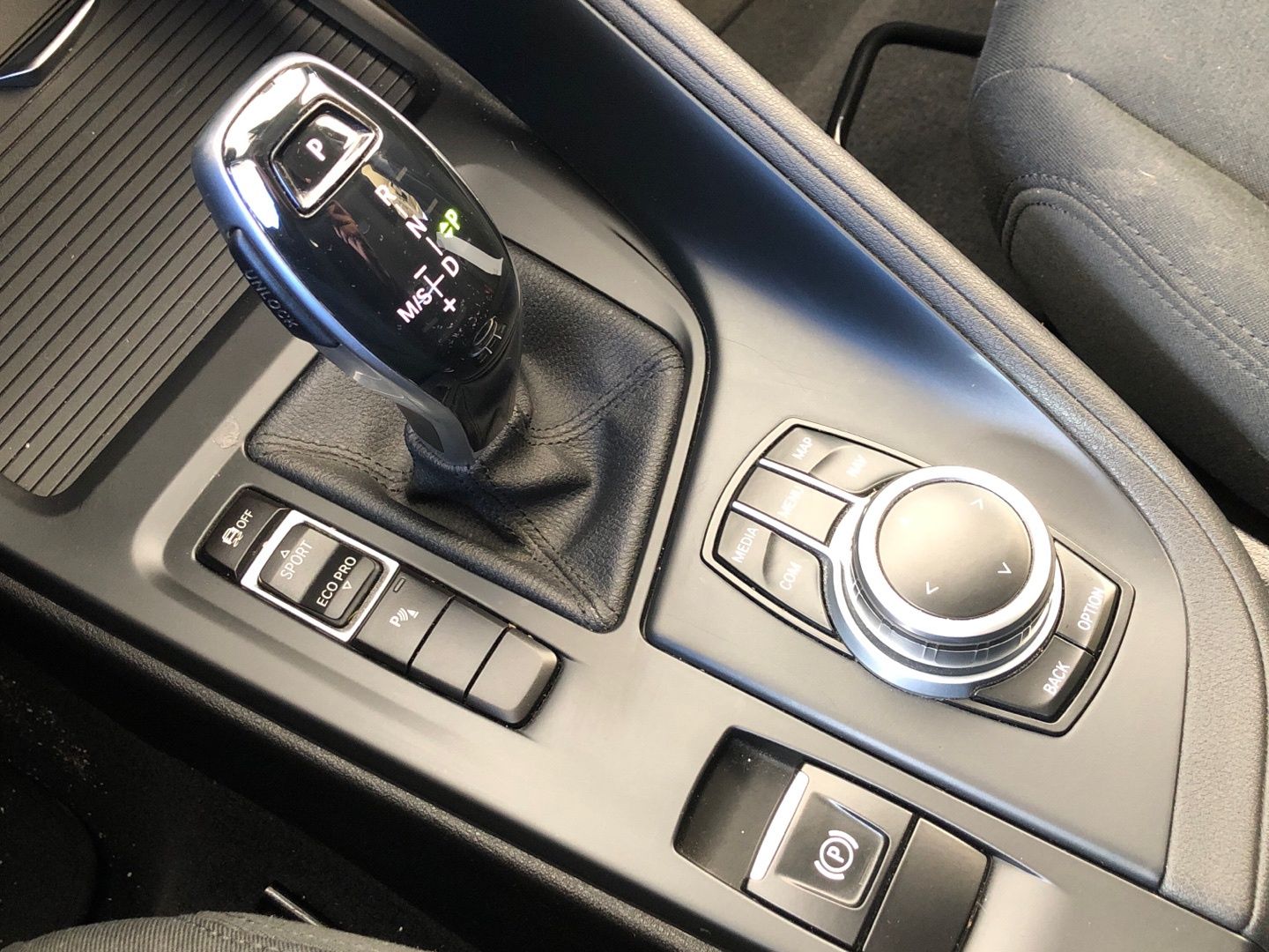 BMW X1 sDrive18d color Negro. Año 2020. 110KW(150CV). Diésel. En concesionario Vehinter Getafe de Madrid