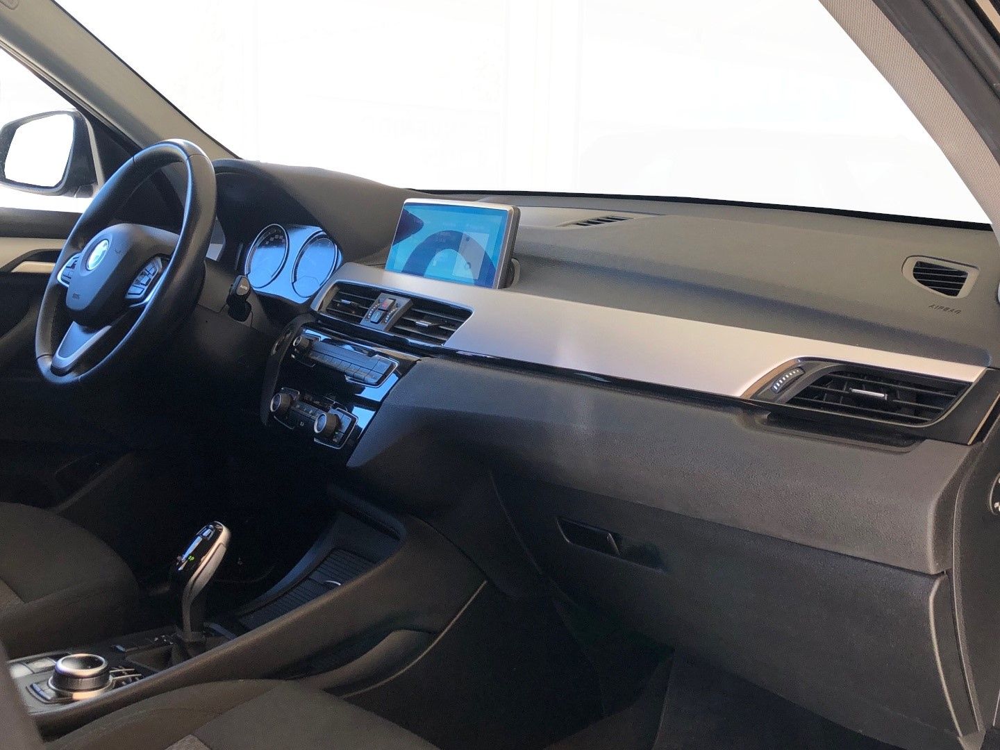 BMW X1 sDrive18d color Negro. Año 2020. 110KW(150CV). Diésel. En concesionario Vehinter Getafe de Madrid