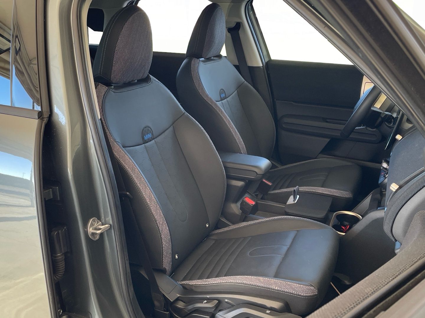 fotoG 11 del MINI MINI Countryman C 125 kW (170 CV) 170cv Gasolina del 2024 en Madrid