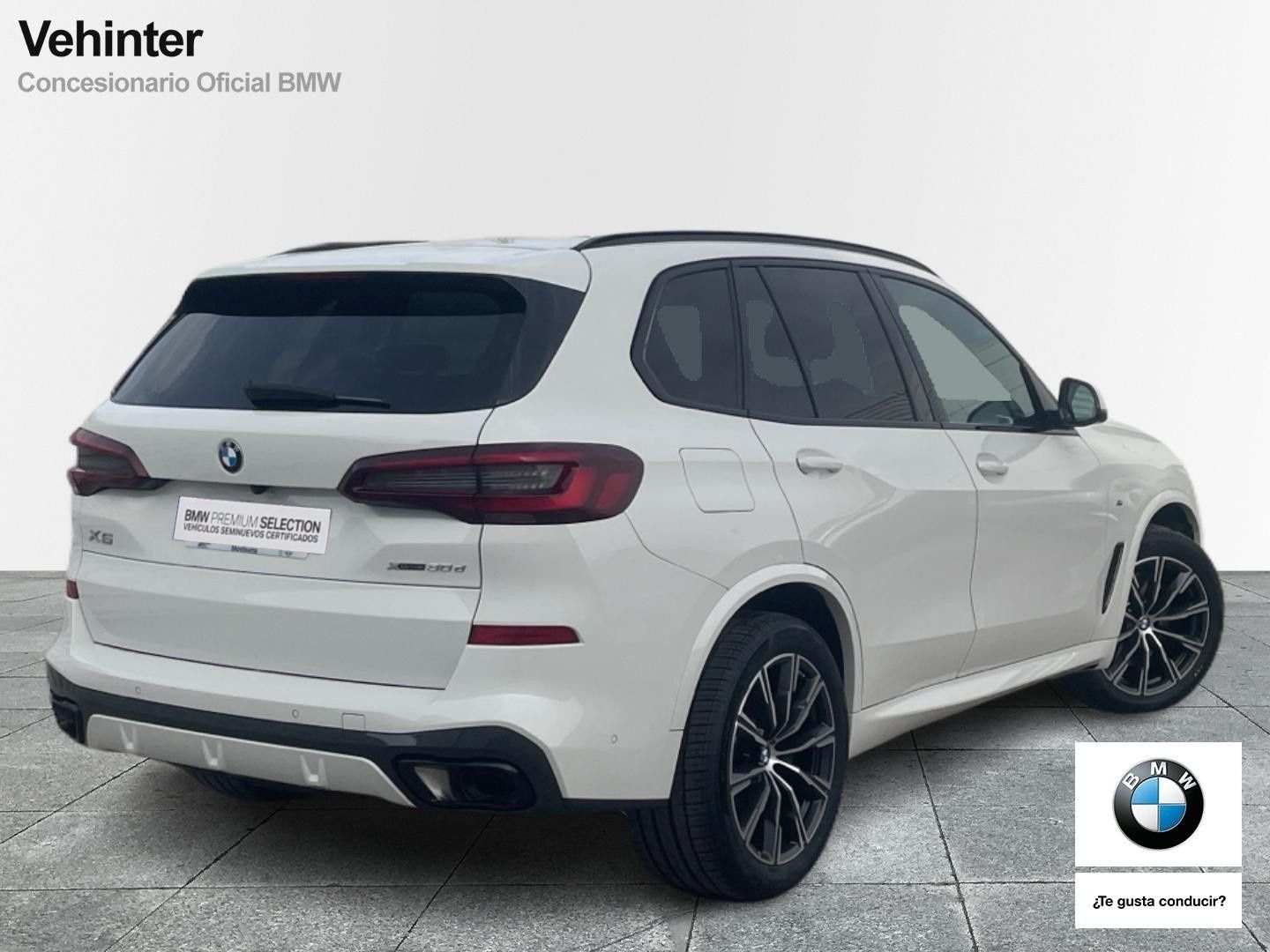 BMW X5 xDrive30d color Blanco. Año 2023. 210KW(286CV). Diésel. En concesionario Momentum S.A. de Madrid