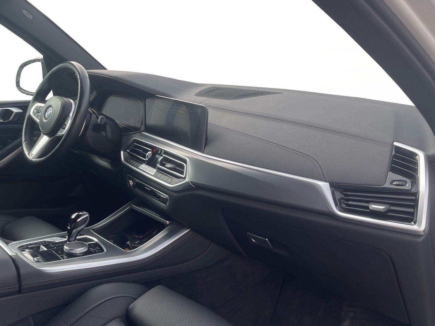 BMW X5 xDrive30d color Blanco. Año 2023. 210KW(286CV). Diésel. En concesionario Momentum S.A. de Madrid