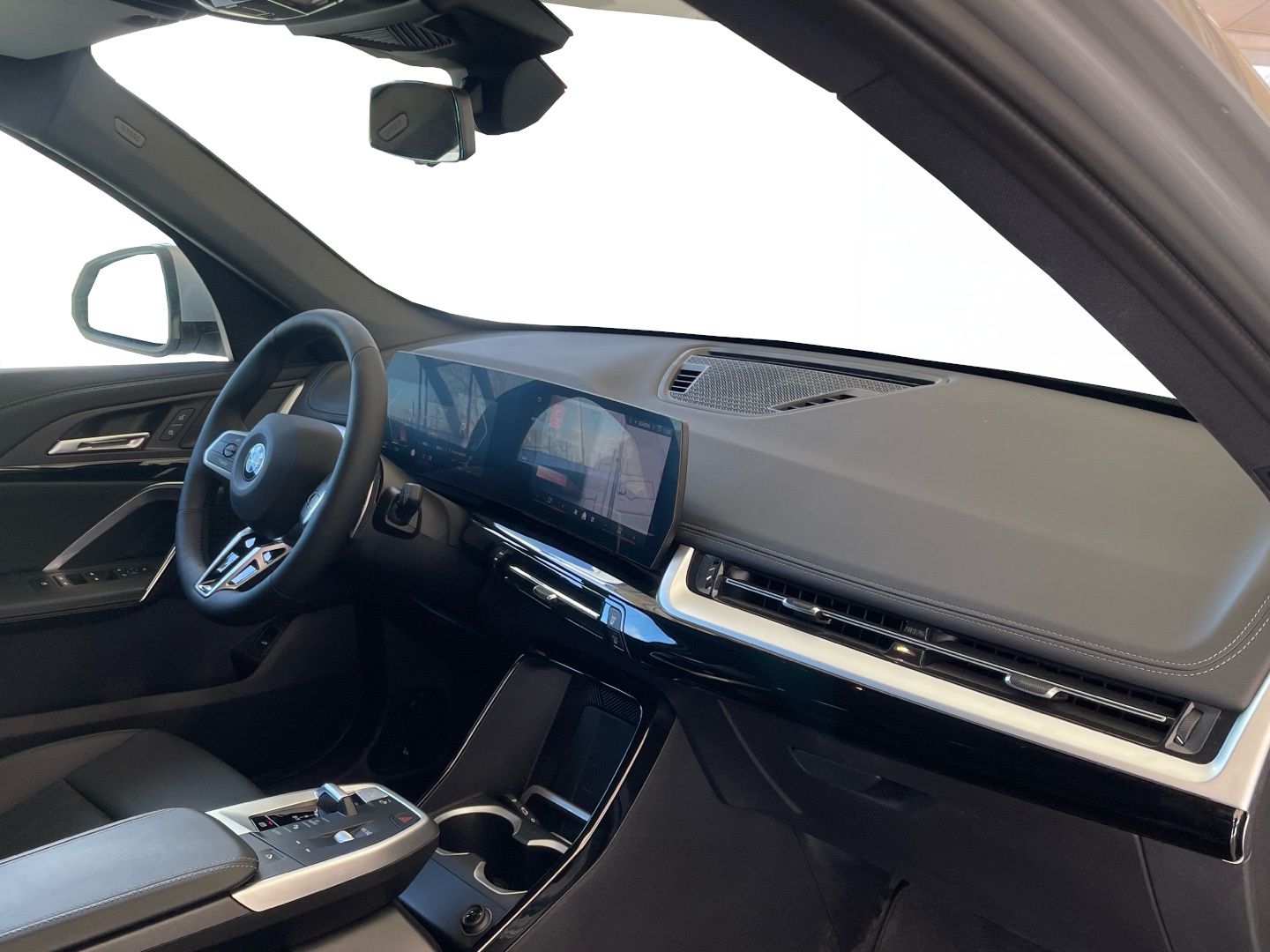 BMW X1 sDrive18d color Gris Plata. Año 2024. 110KW(150CV). Diésel. En concesionario Vehinter Getafe de Madrid