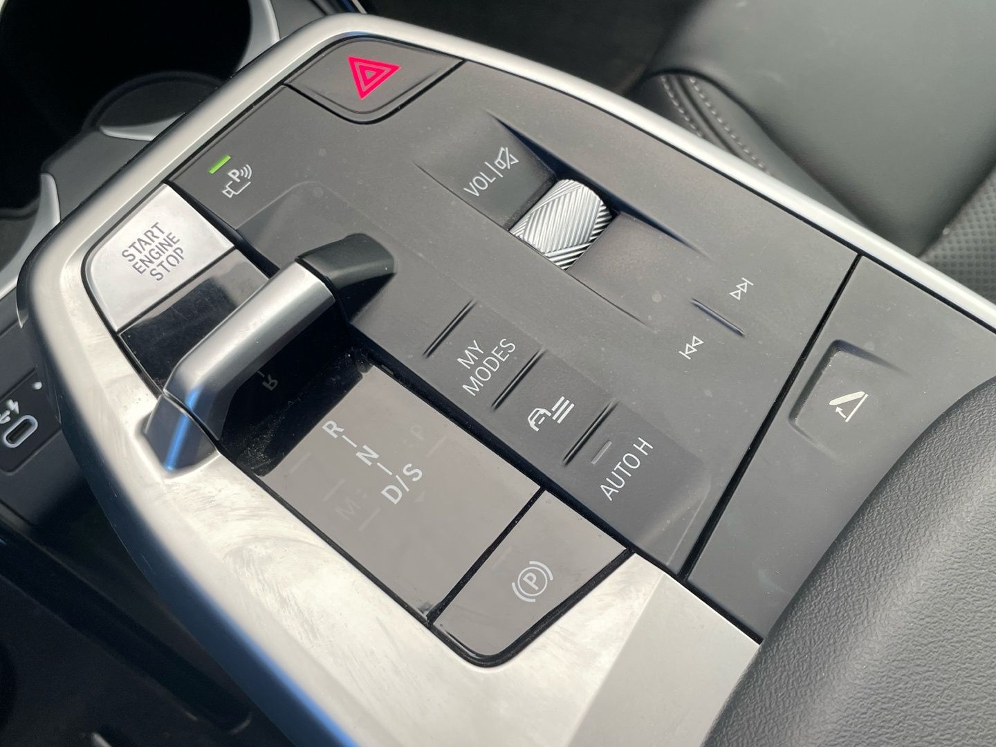 BMW X1 sDrive18d color Gris Plata. Año 2024. 110KW(150CV). Diésel. En concesionario Vehinter Getafe de Madrid