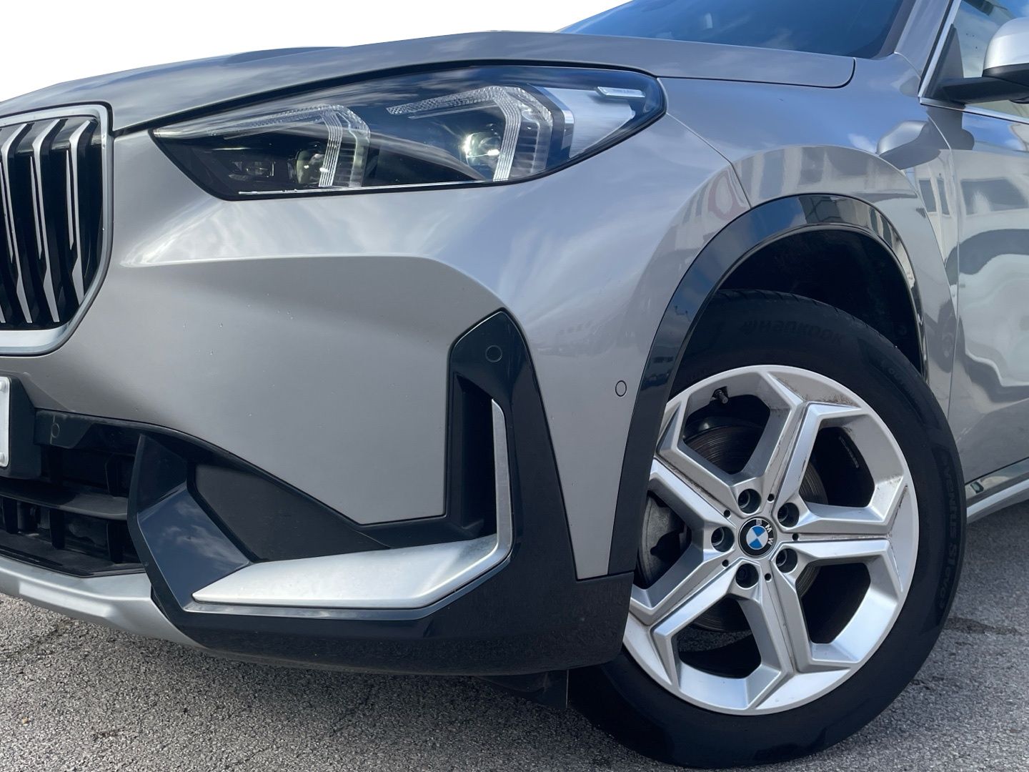 BMW X1 sDrive18d color Gris Plata. Año 2024. 110KW(150CV). Diésel. En concesionario Vehinter Getafe de Madrid