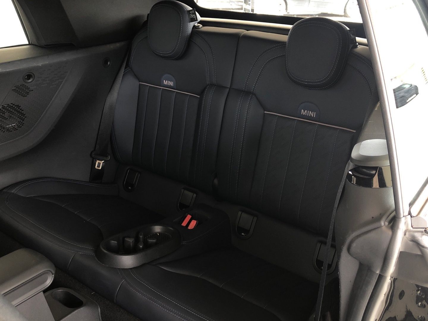 fotoG 8 del MINI MINI Cooper Cabrio C 120 kW (163 CV) 163cv Gasolina del 2025 en Madrid