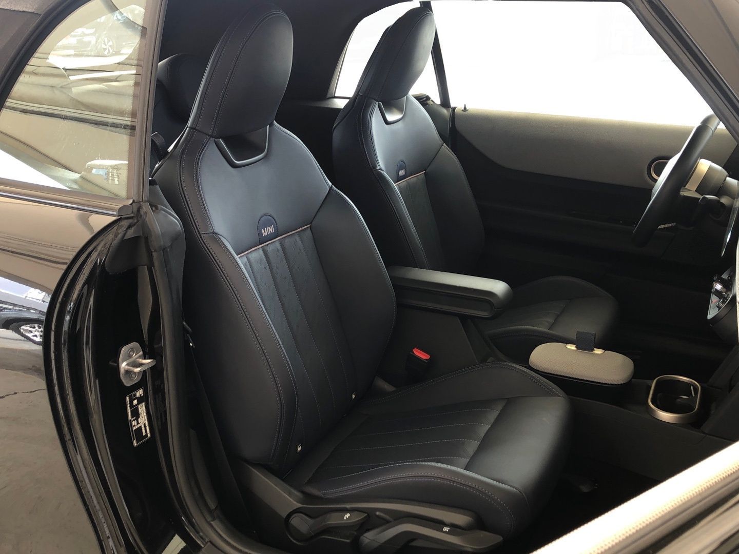 fotoG 11 del MINI MINI Cooper Cabrio C 120 kW (163 CV) 163cv Gasolina del 2025 en Madrid
