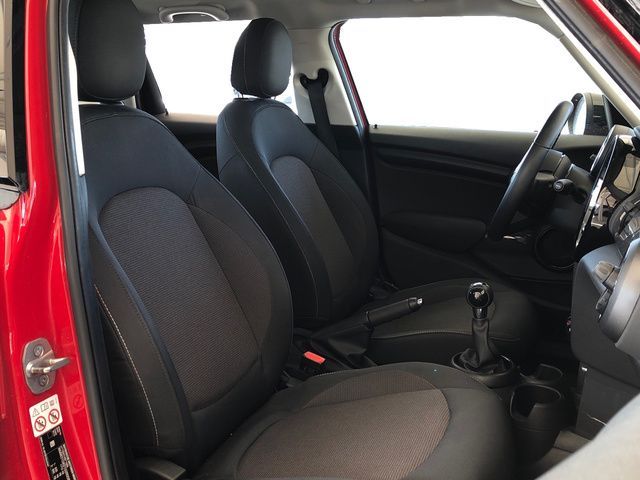 fotoG 11 del MINI MINI Cooper 5 Puertas 100 kW (136 CV) 136cv Gasolina del 2021 en Madrid